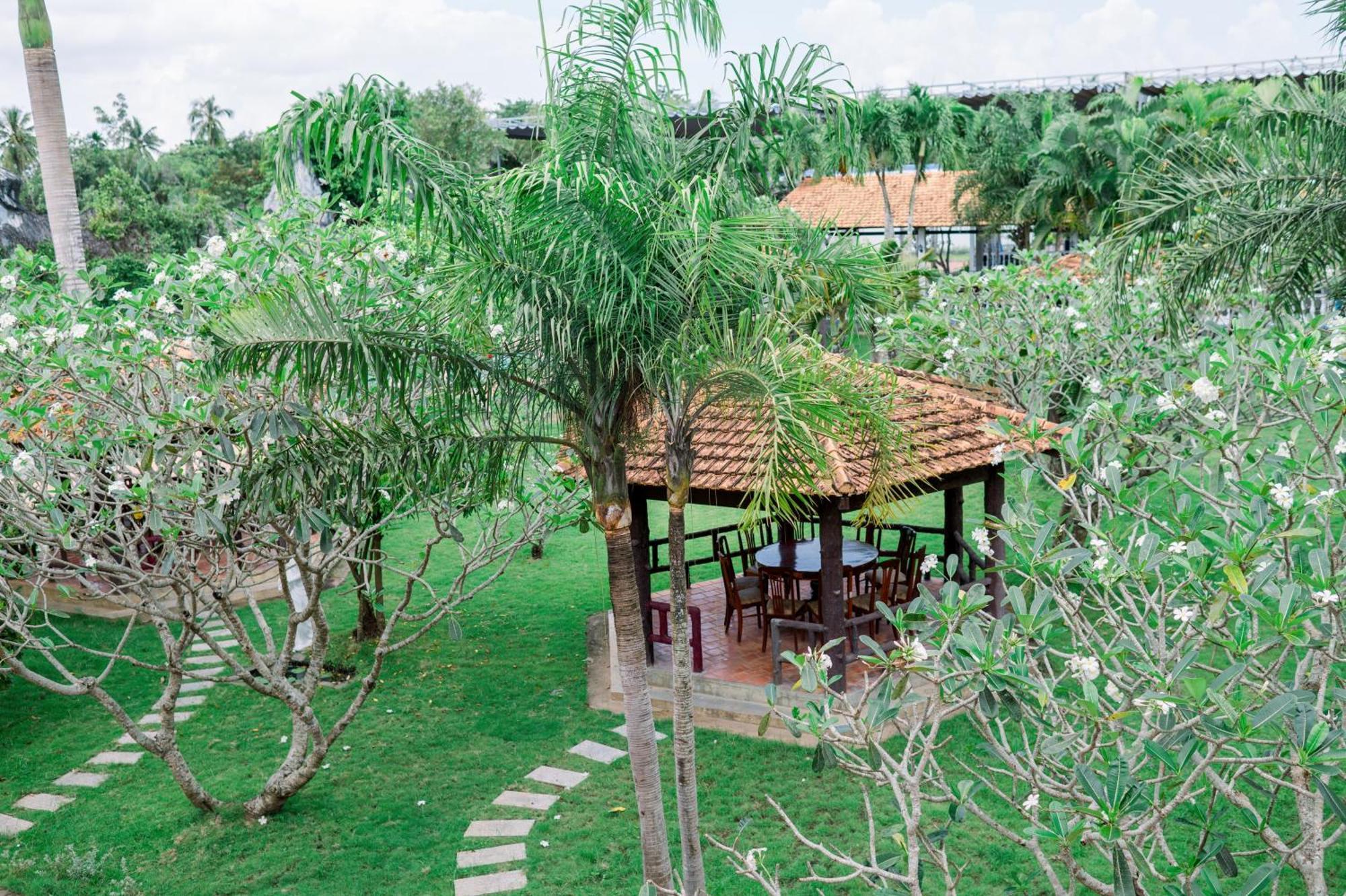 Ngoc Thu Hotel Soc Trang Exterior photo